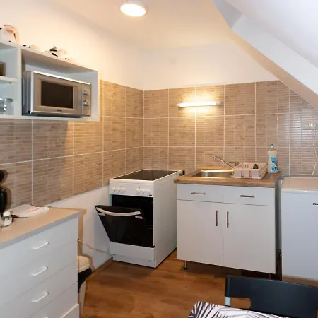 Poroszlay Apartman Debrecen Exterior photo